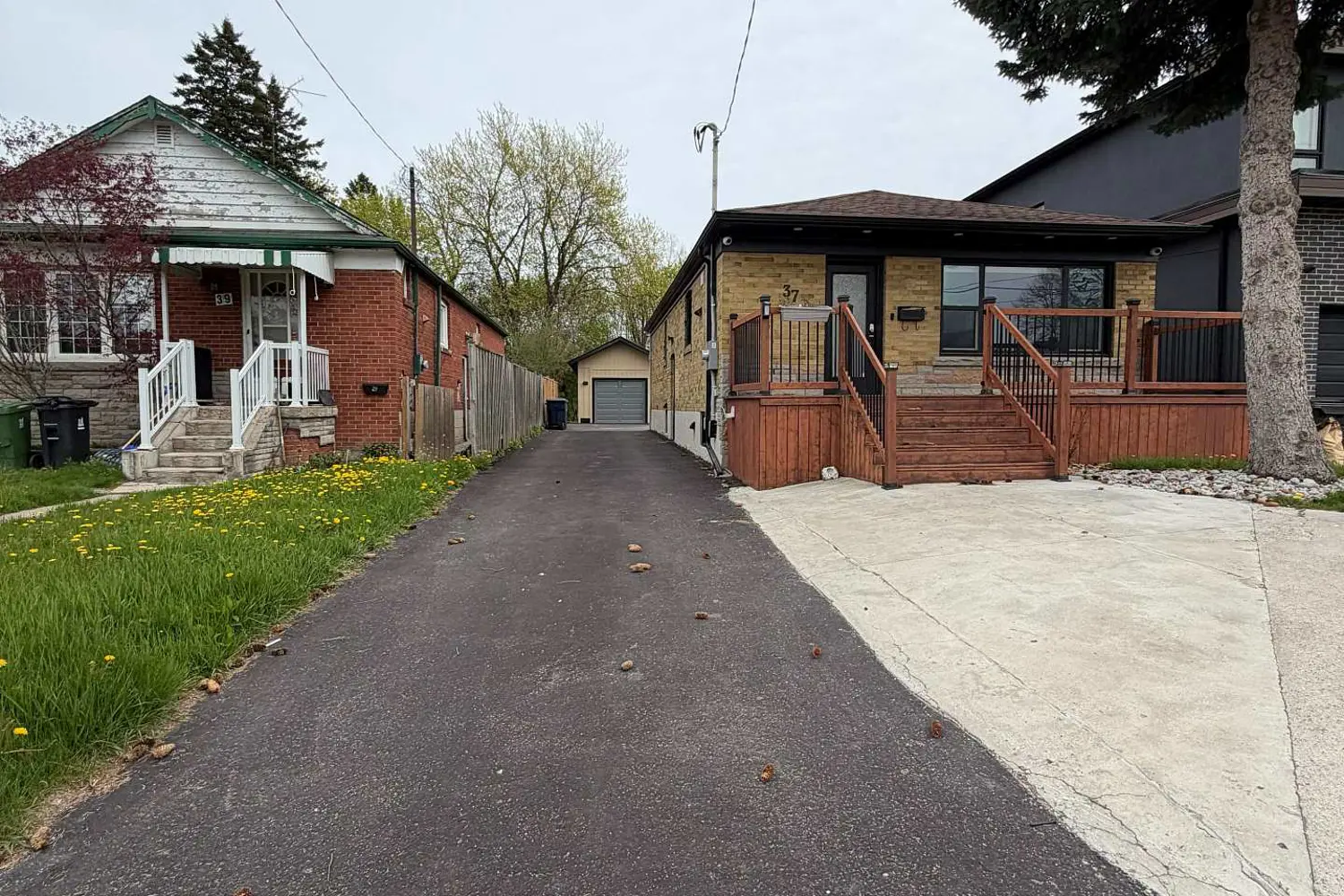 37 Lynvalley Crescent photo 2