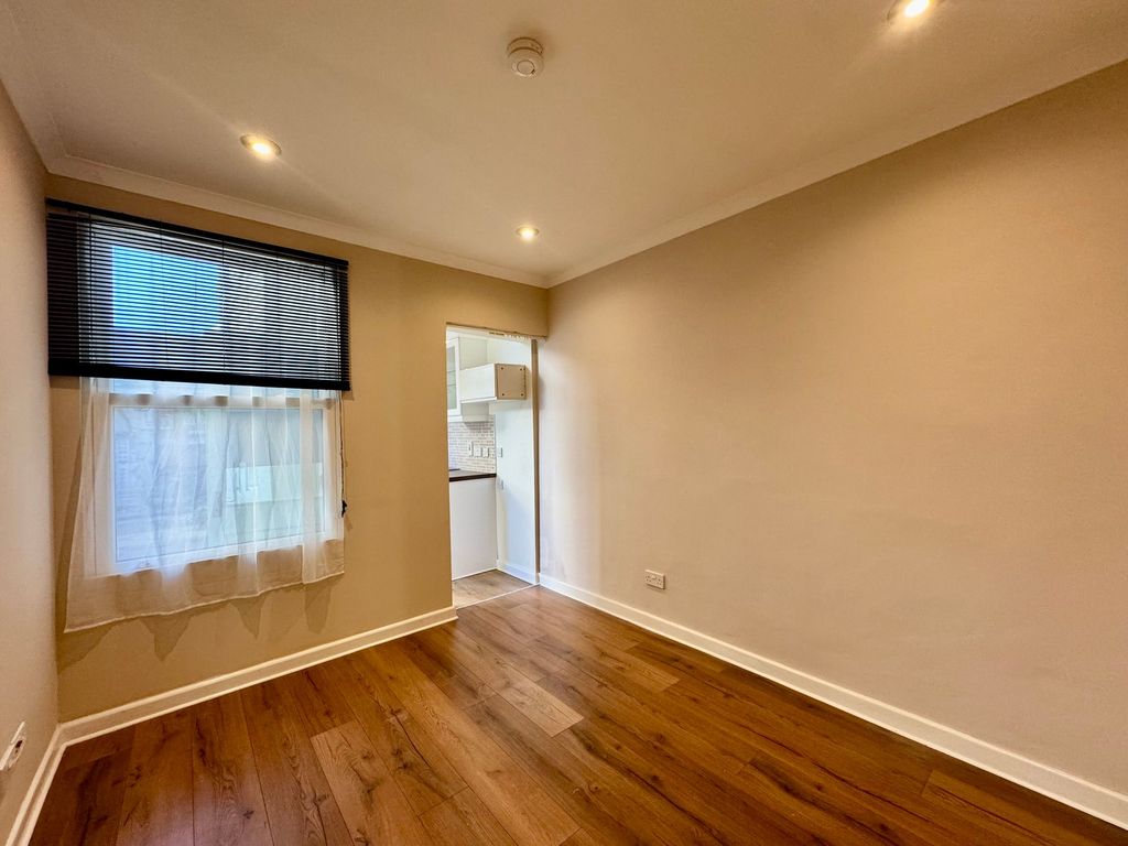 Additional image 5 of 1 bed flat to rent66 Great Union Road, St Helier JE2