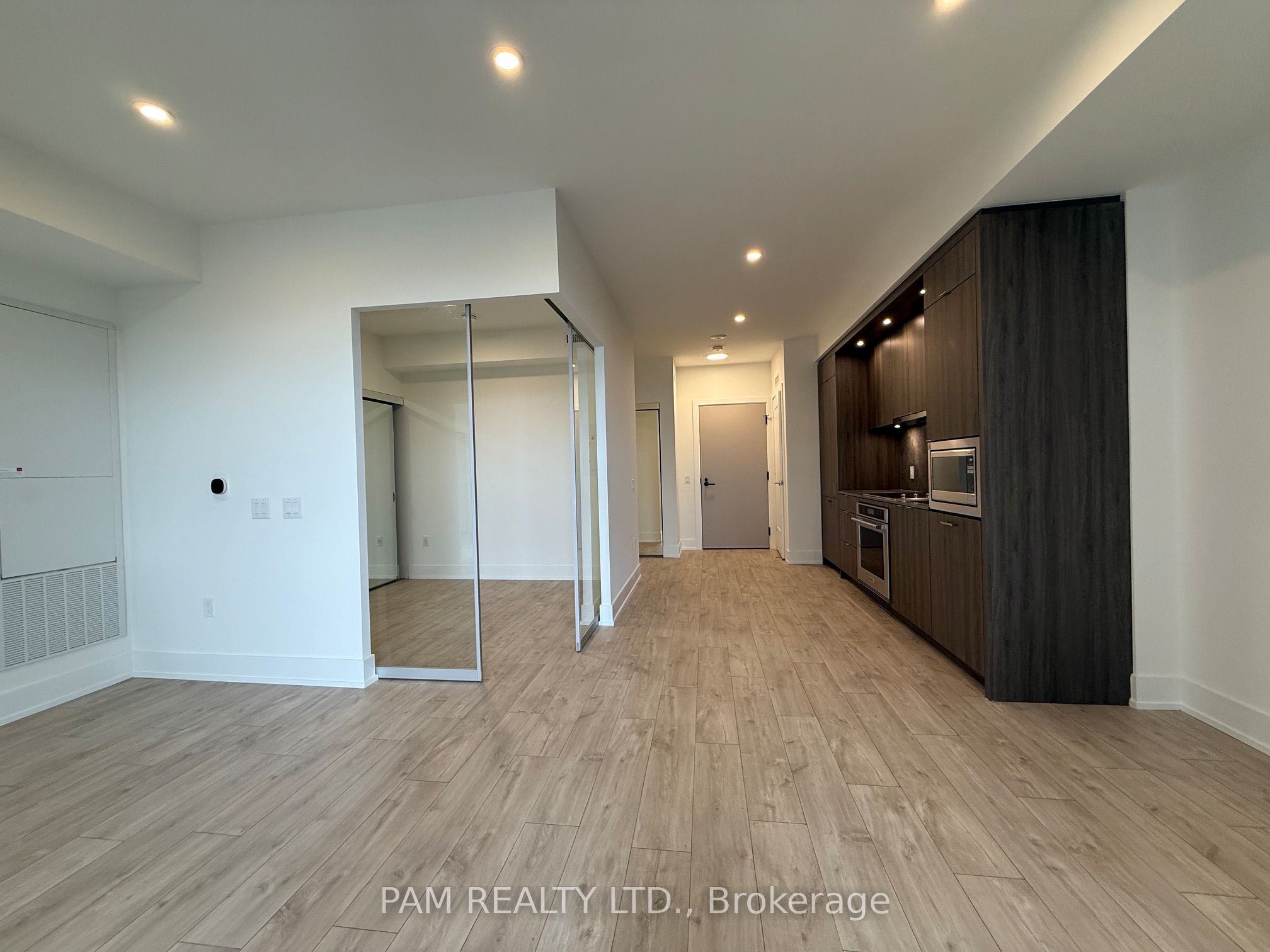 Additional image 4 of 639-858 Dupont Street, Toronto, ON, M6G 0C1
