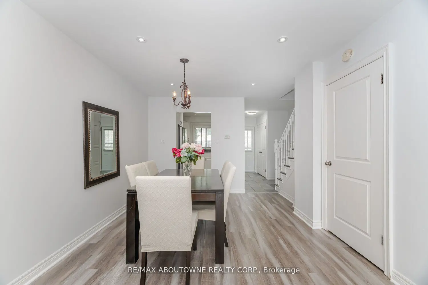 Additional image 6 of 2779 Gananoque Drive 27
