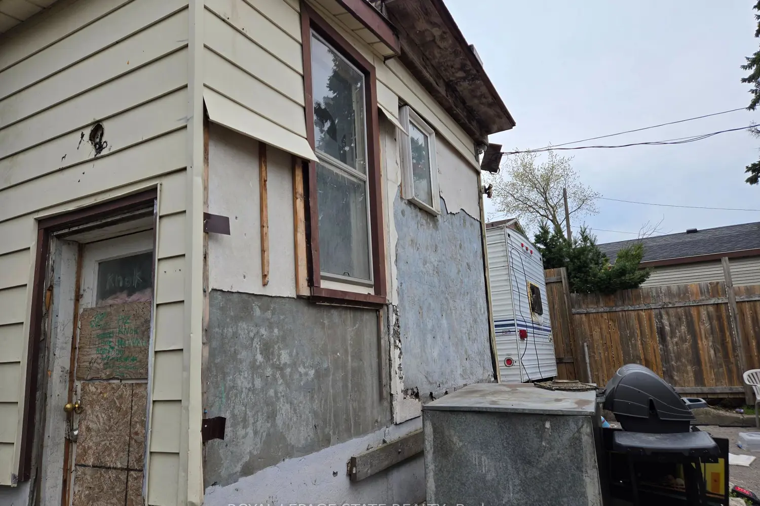 Additional image 9 of 4550 Crysler Avenue