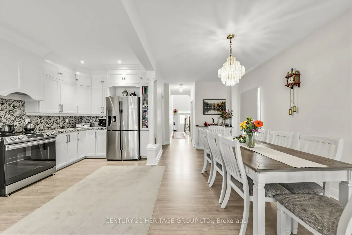 2621A Keele Street photo 3