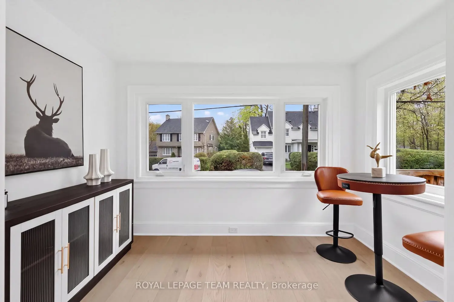 131 Acacia Avenue photo 3