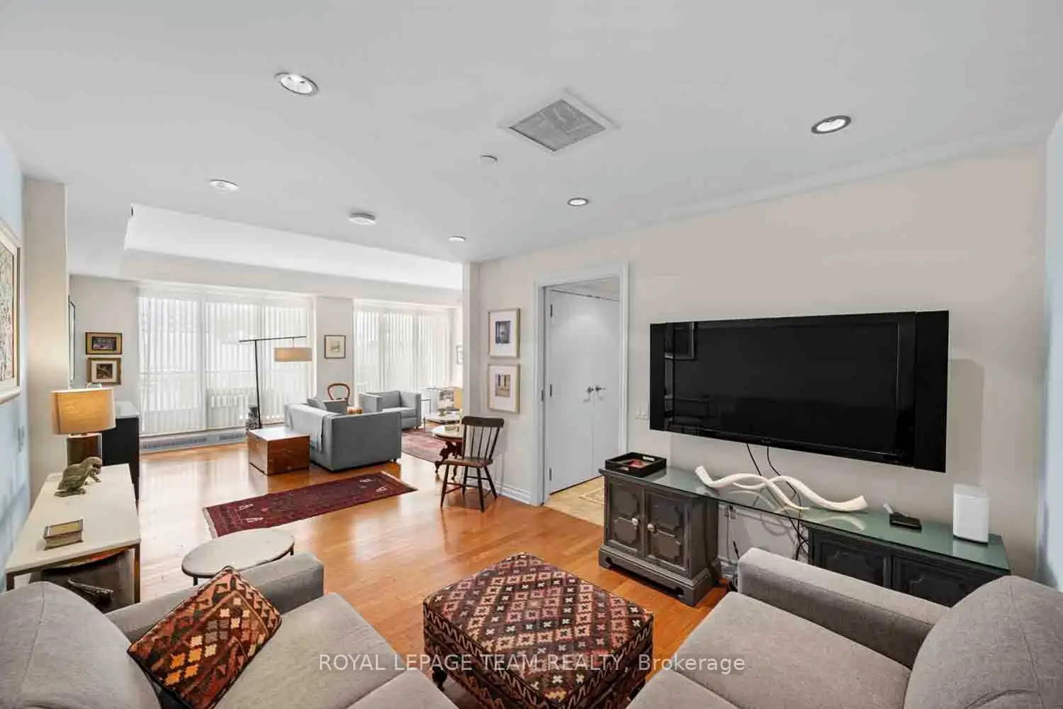 90 George Street 601 photo 5