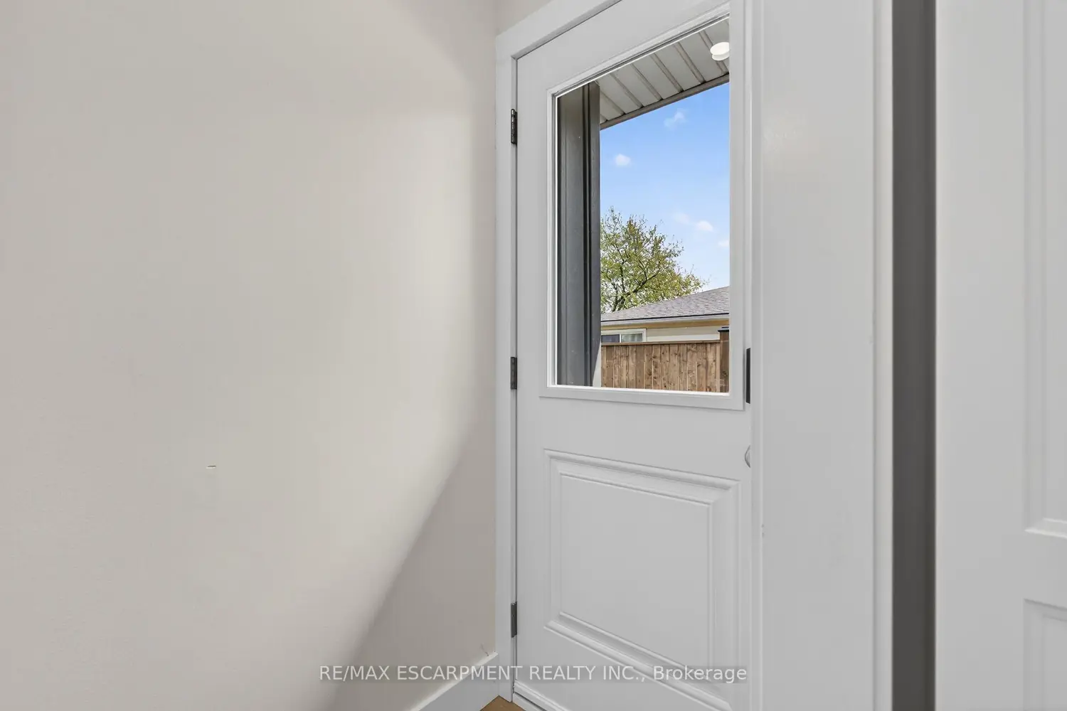 Additional image 10 of 257 Queen Victoria Drive