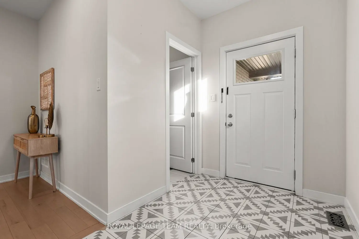 846 Sendero Way photo 3