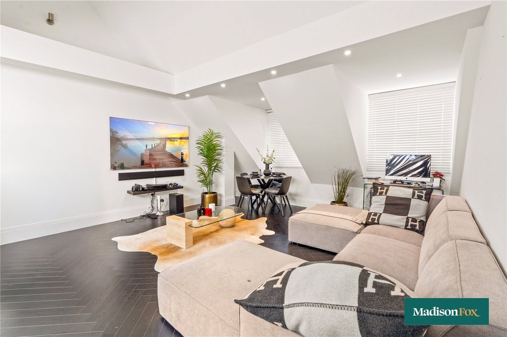 Additional image 6 of 2 bed flat for saleManor Road, Chigwell, Essex IG7