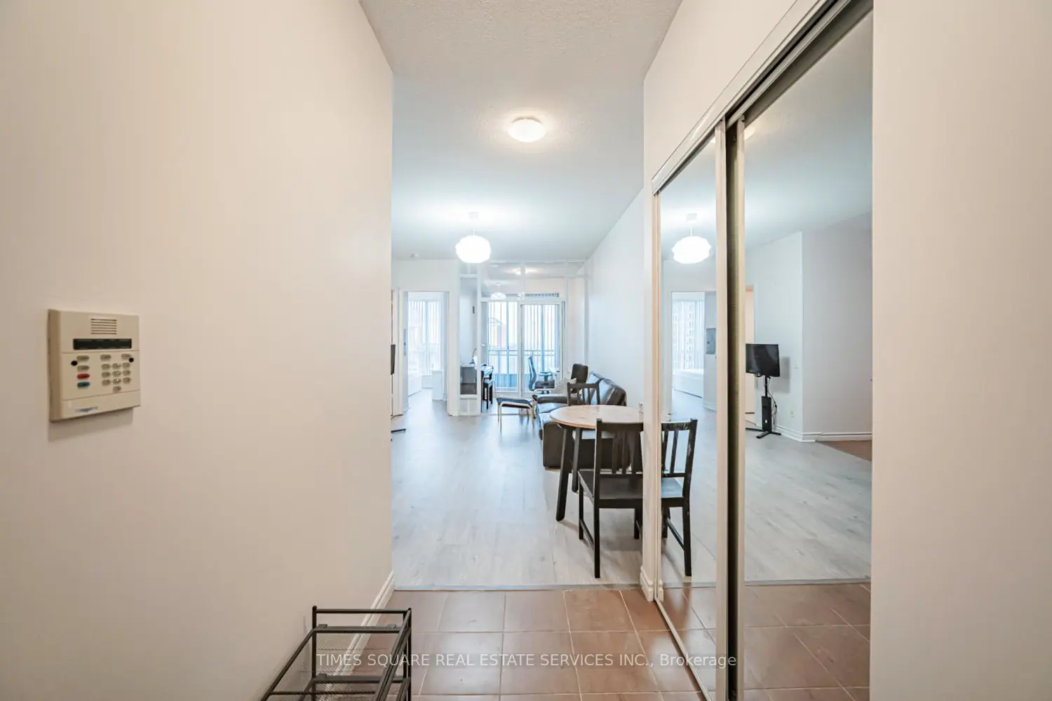 60 Byng Avenue 1501 photo 5