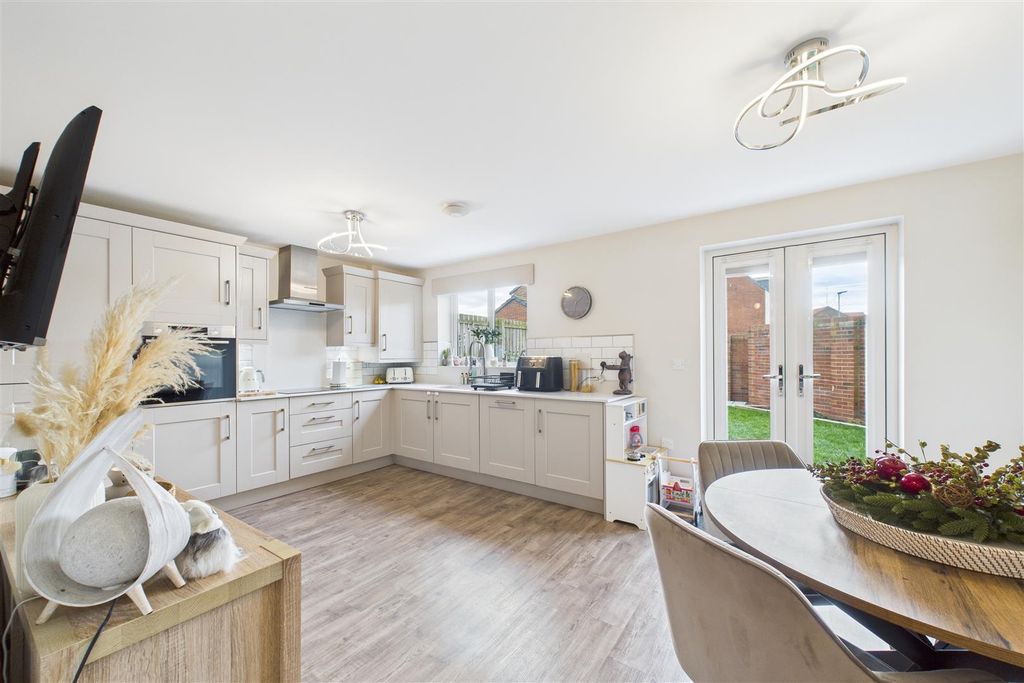 Additional image 2 of 4 bed detached house to rentMercers Way, Alnwick NE66
