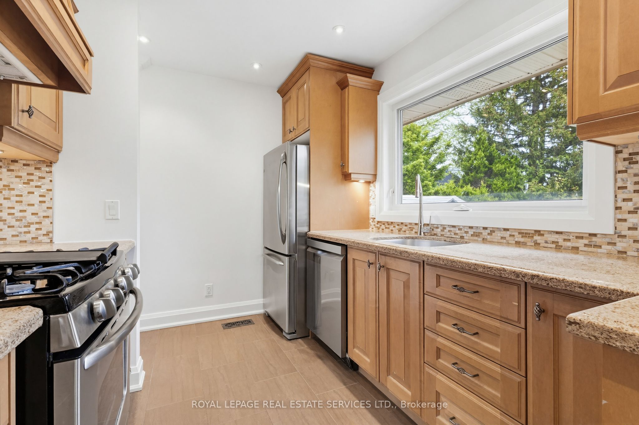 Additional image 6 of 652 Hillcrest Drive, Burlington, ON, L7R 3A7