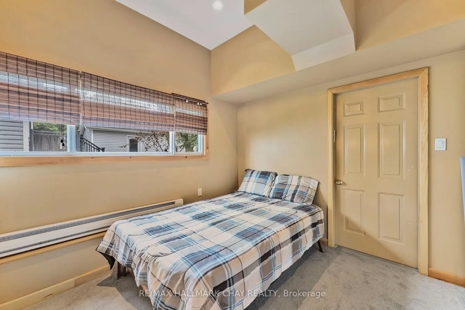 Additional image 9 of 2617 Leonard Street