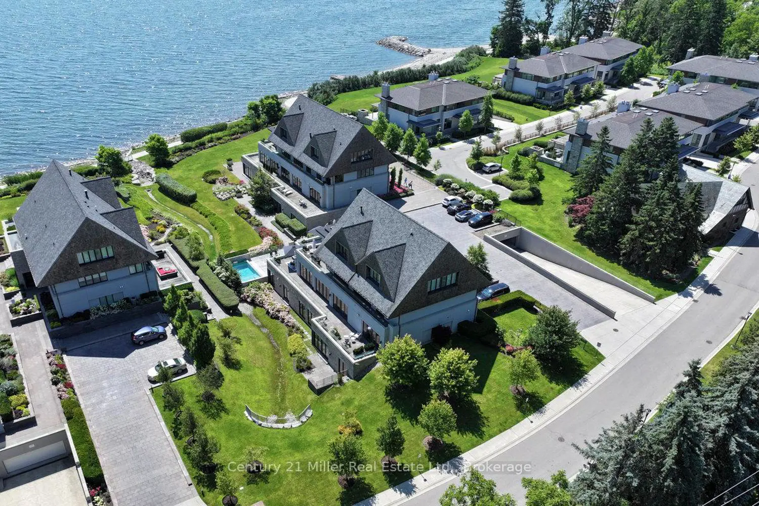 10 Maple Grove Drive 26