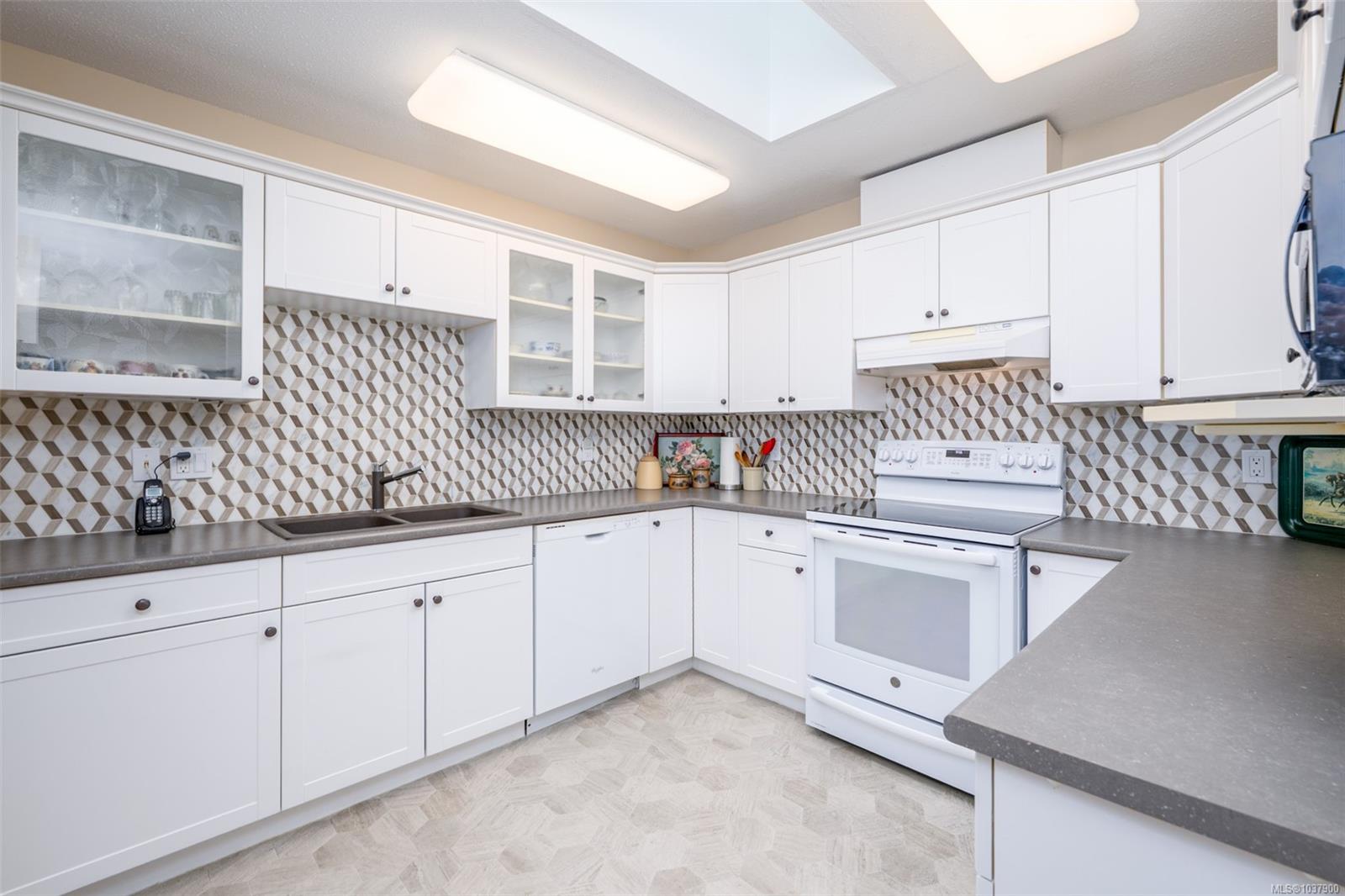 Additional image 5 of 403-275 First Street, Duncan, BC, V9L 1R3