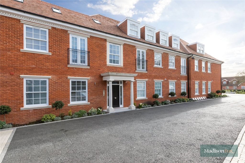 Additional image 14 of 2 bed flat for saleManor Road, Chigwell, Essex IG7