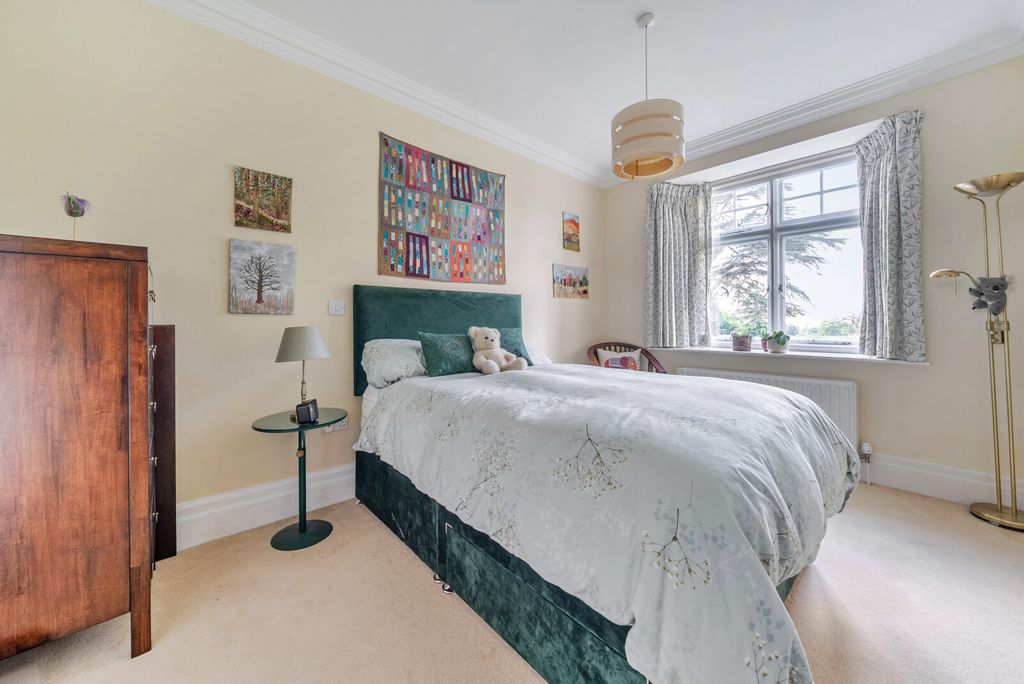 Additional image 7 of 2 bed flat for saleWoolmer Lane, Bramshott, Liphook GU30