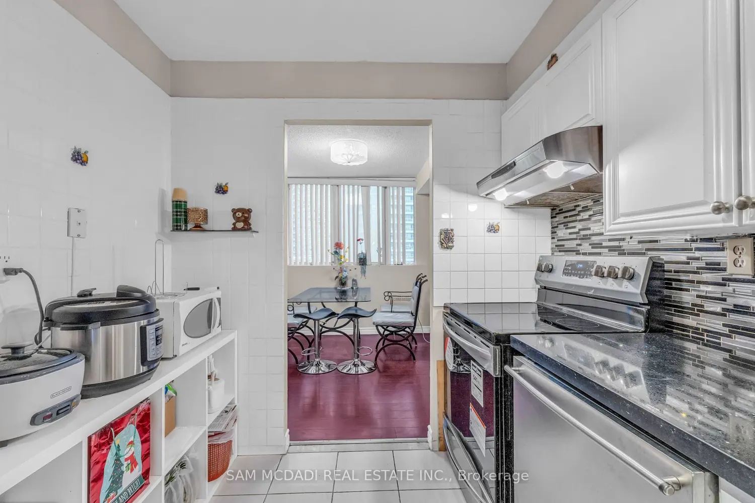 Additional image 9 of 3590 Kaneff Crescent 605