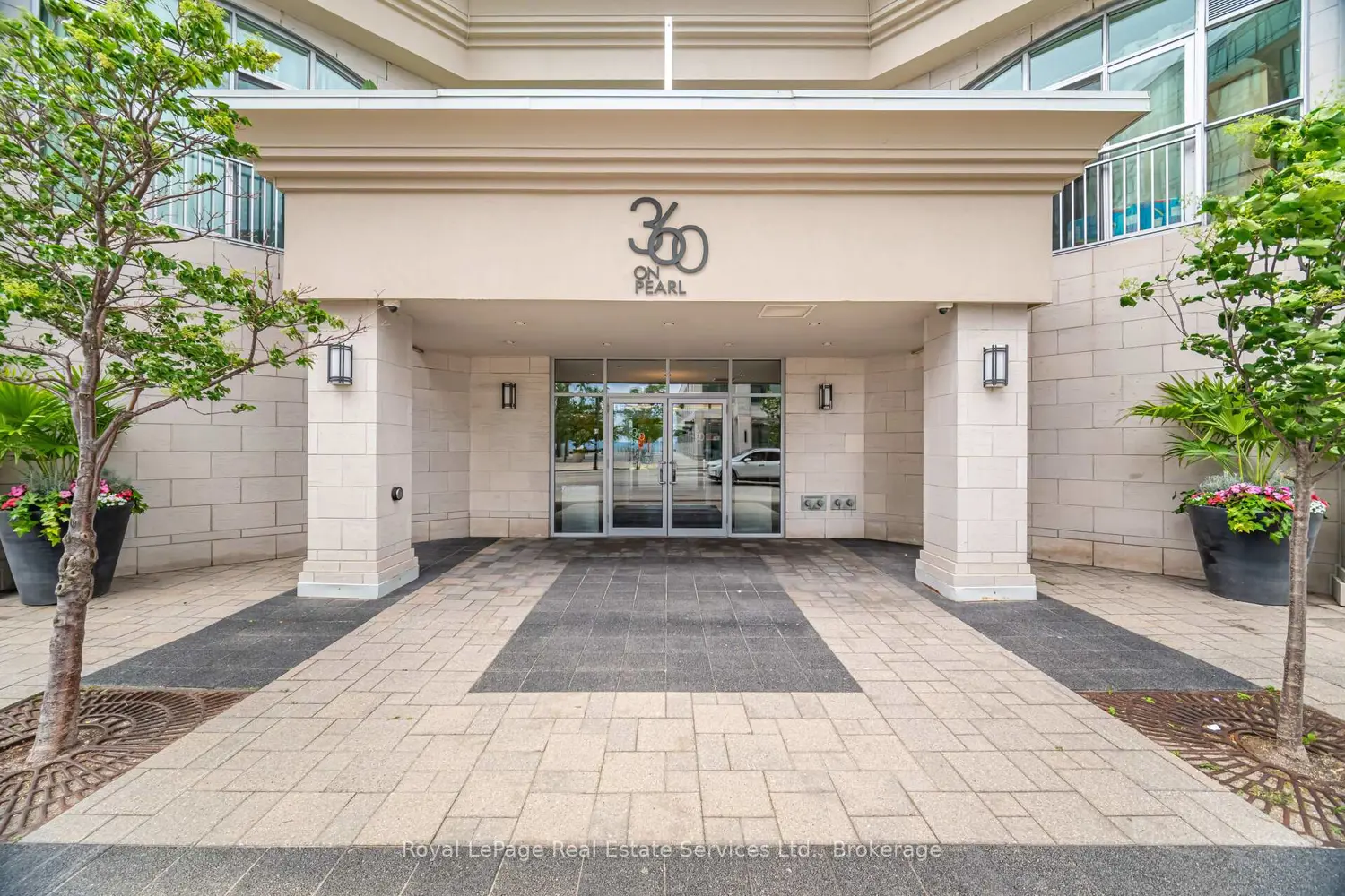 360 Pearl Street 303
