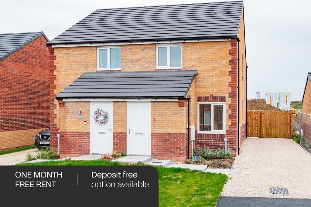 2 bed semi-detached house to rentMacaulay Park, Grimsby DN31