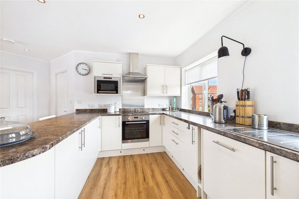 Additional image 7 of 2 bed flat to rentMill Lane, Newbury, Berkshire RG14