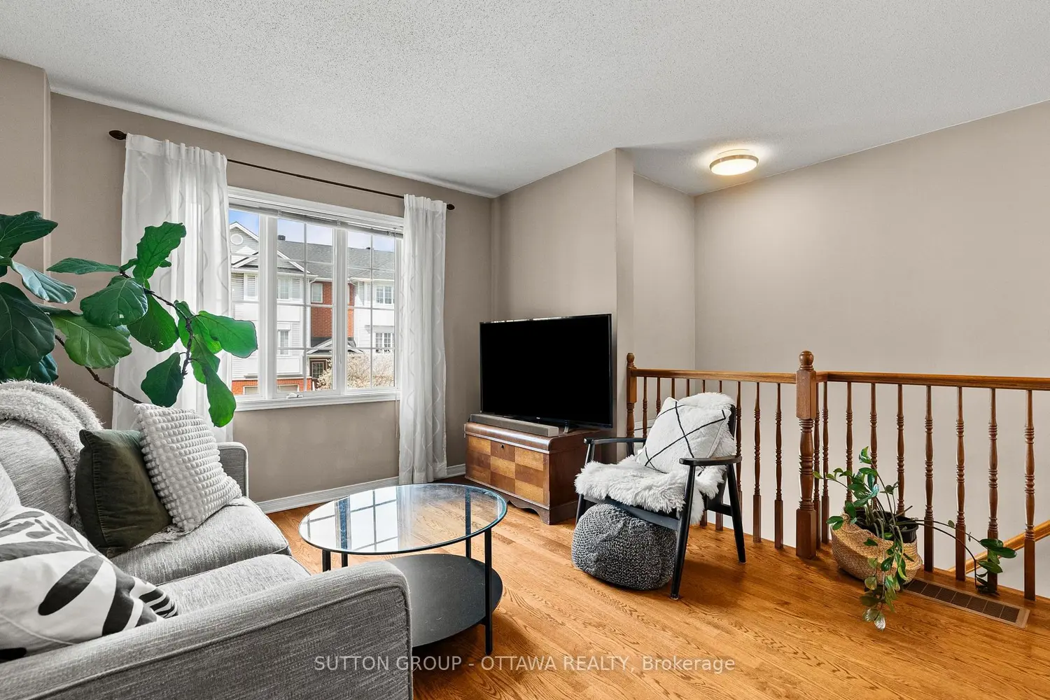 96 Manhattan Crescent photo 3