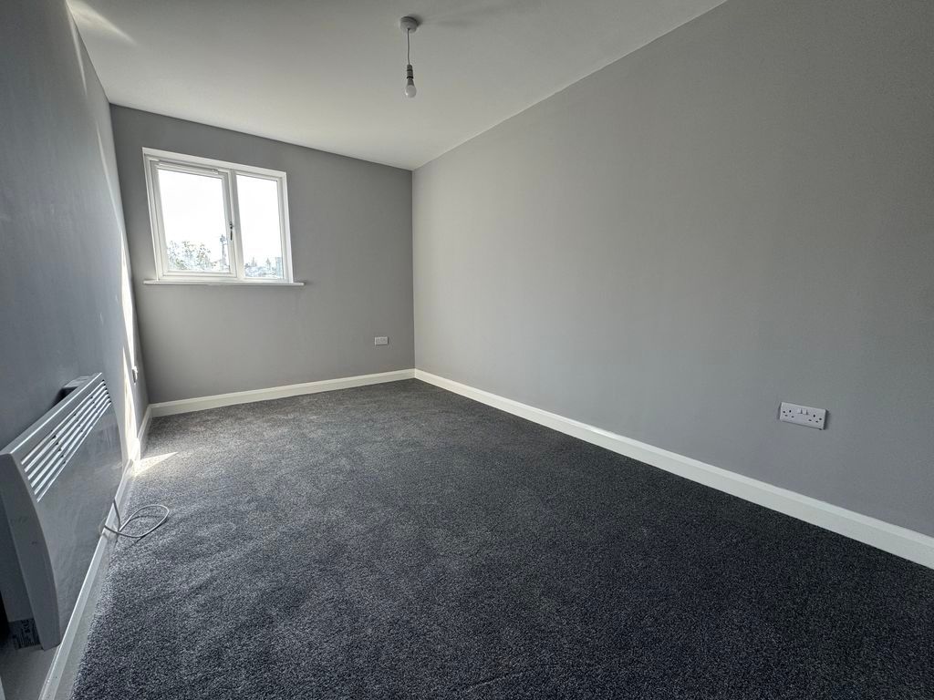 Additional image 3 of 2 bed flat to rentFrodingham Road, Scunthorpe DN15