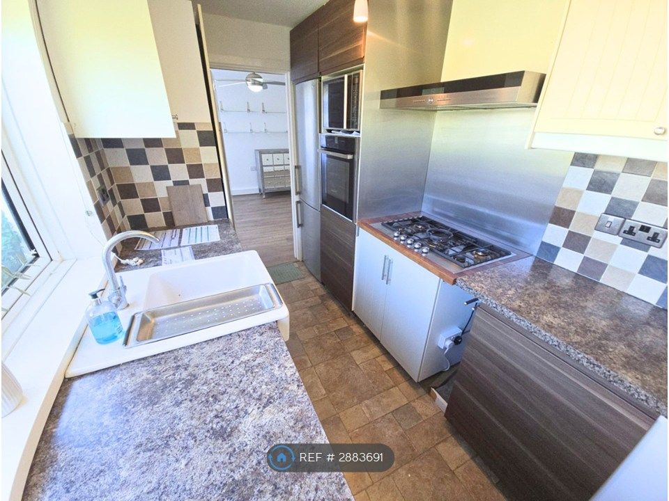 Additional image 5 of 3 bed flat to rentNew St, Horsham RH13