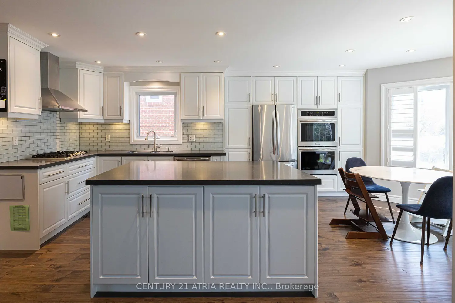 35 Versailles Court