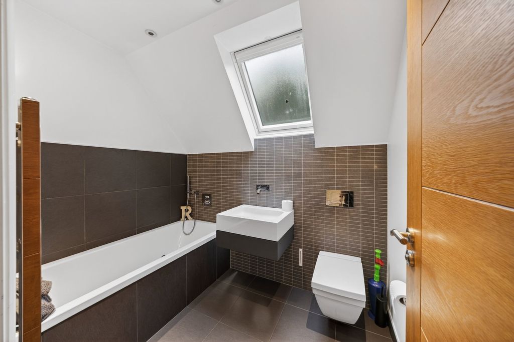 Additional image 38 of 6 bed detached house for saleSquirrels Chase, Prestbury, Macclesfield SK10