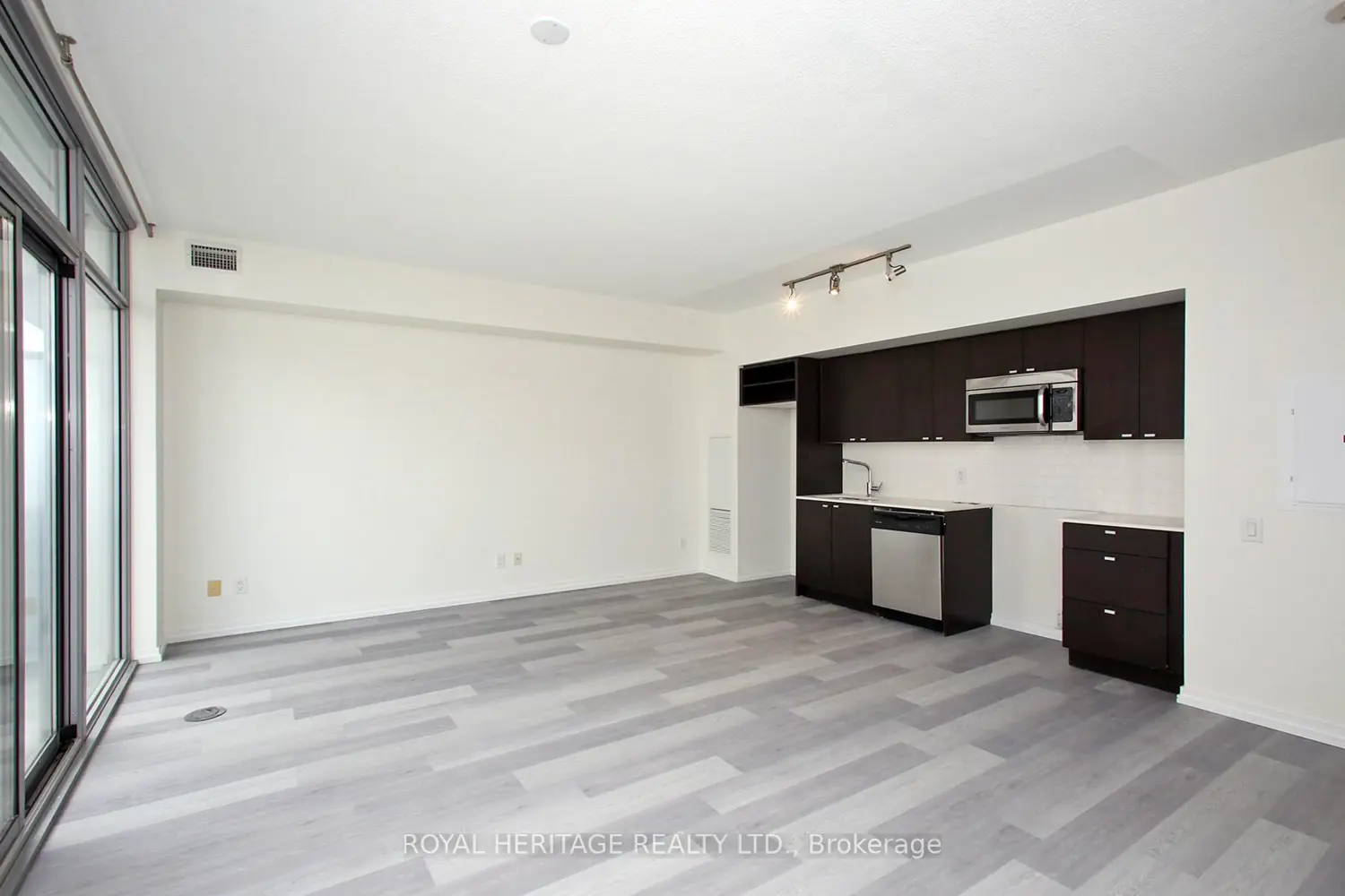 Additional image 9 of 105 Queensway Avenue 1216