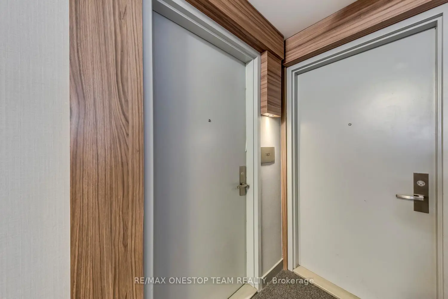 75 St. Nicholas Street 1801 photo 4