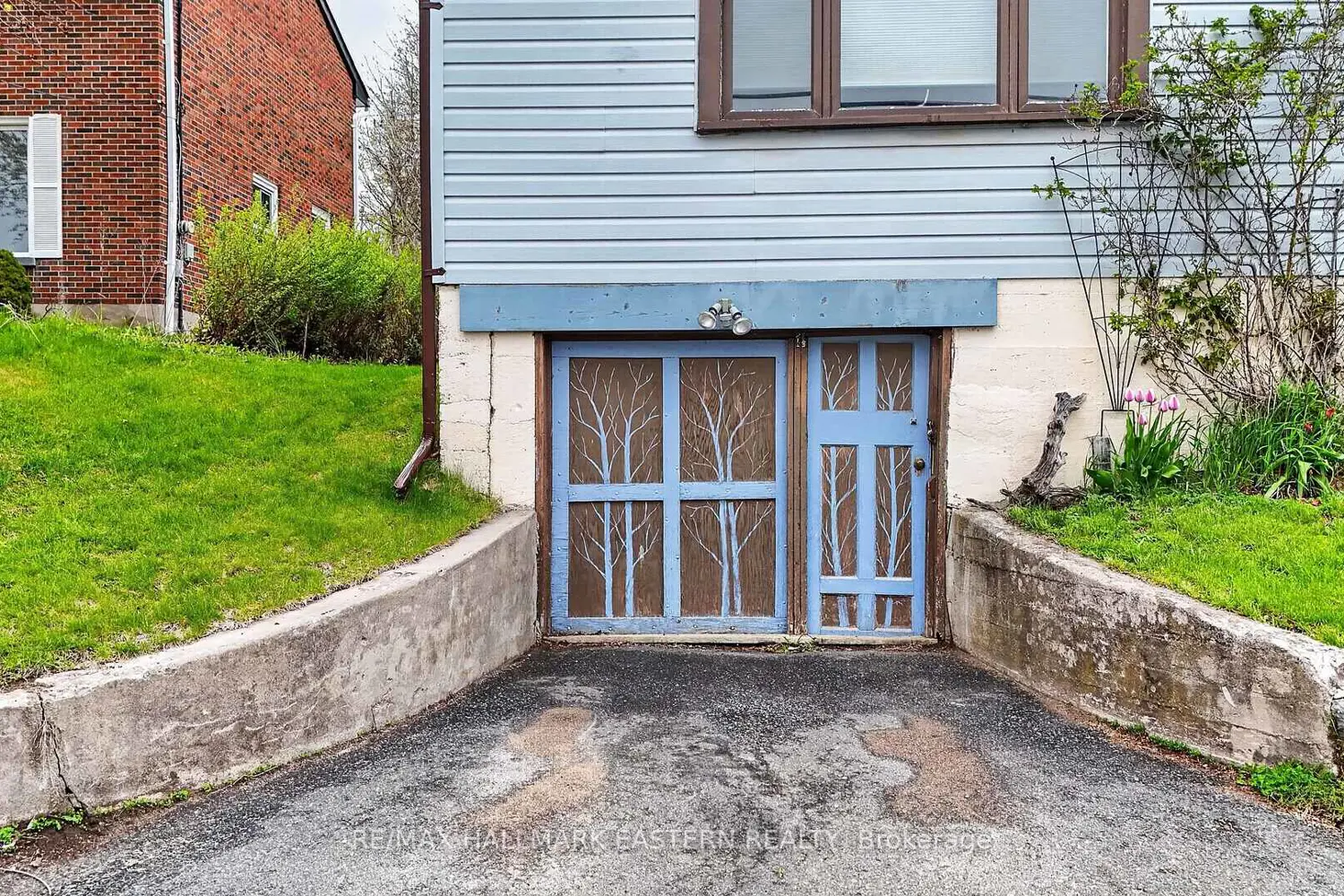 60 Ridge Street photo 4
