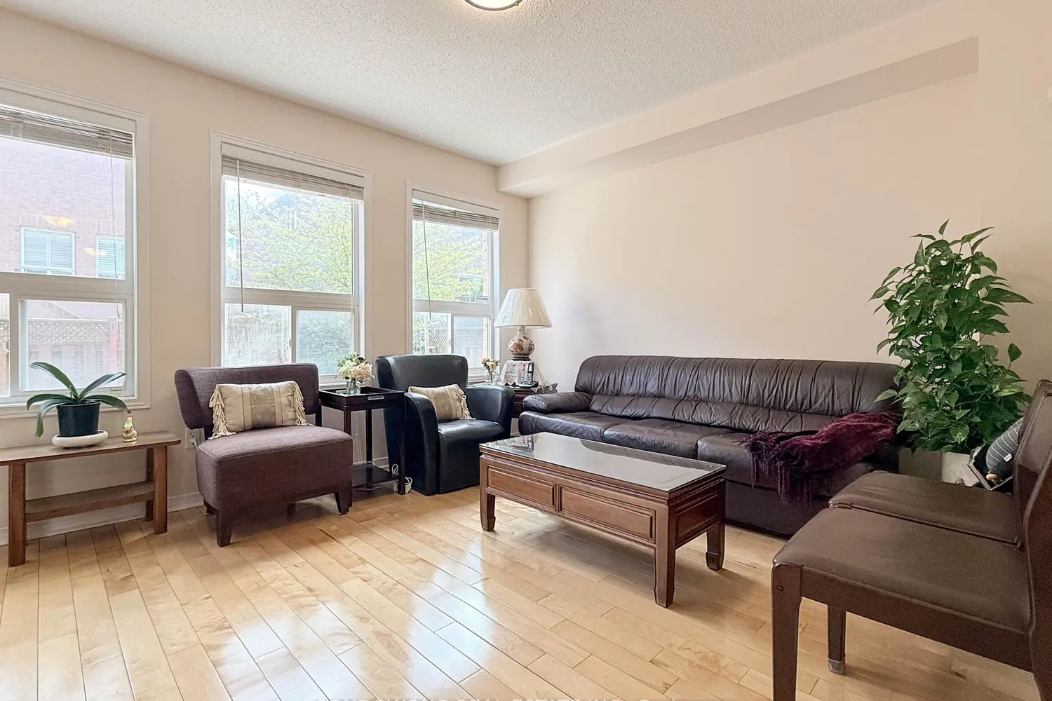 Additional image 4 of 77 Bassett Avenue