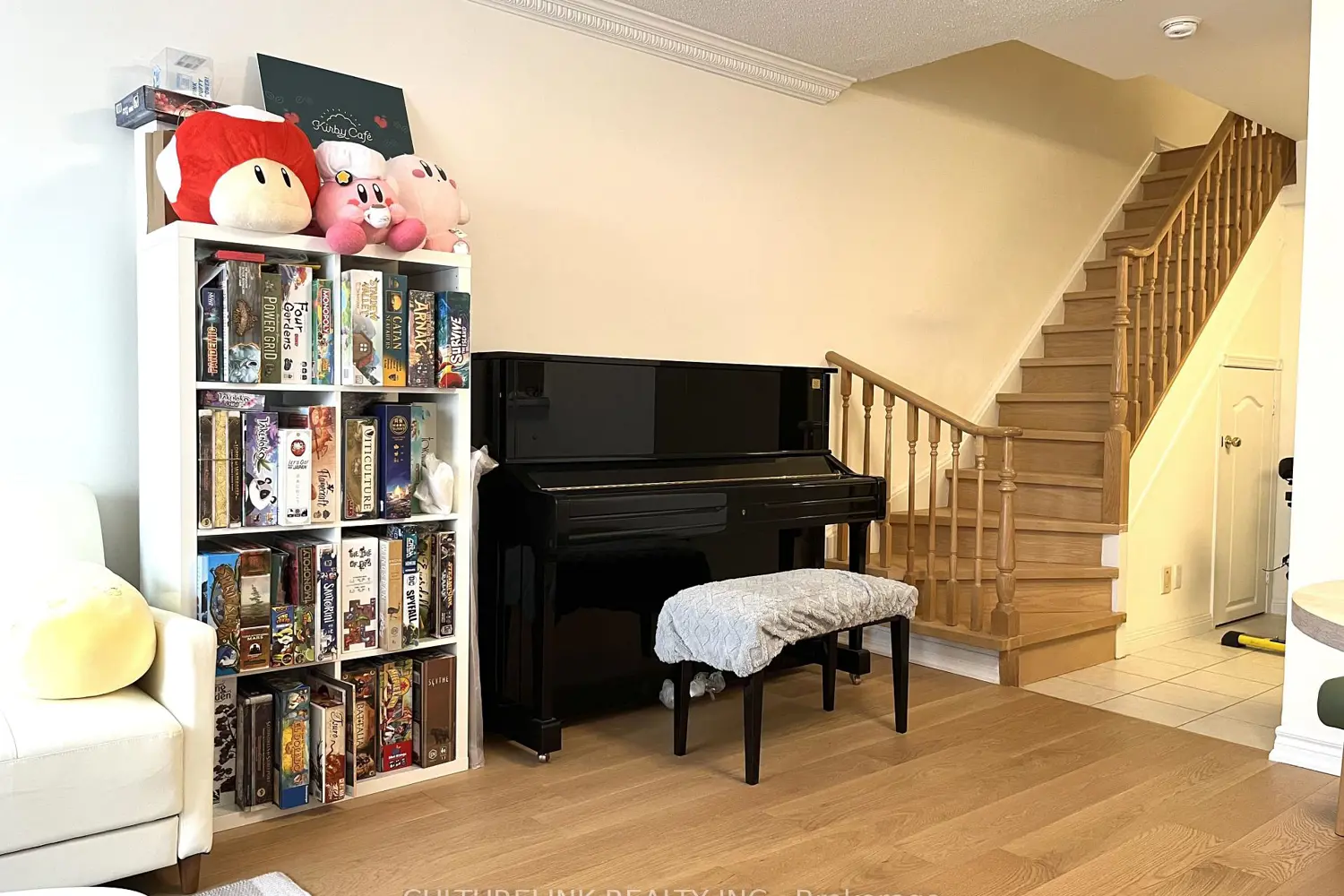 28 Sommerset Way 1502 photo 3