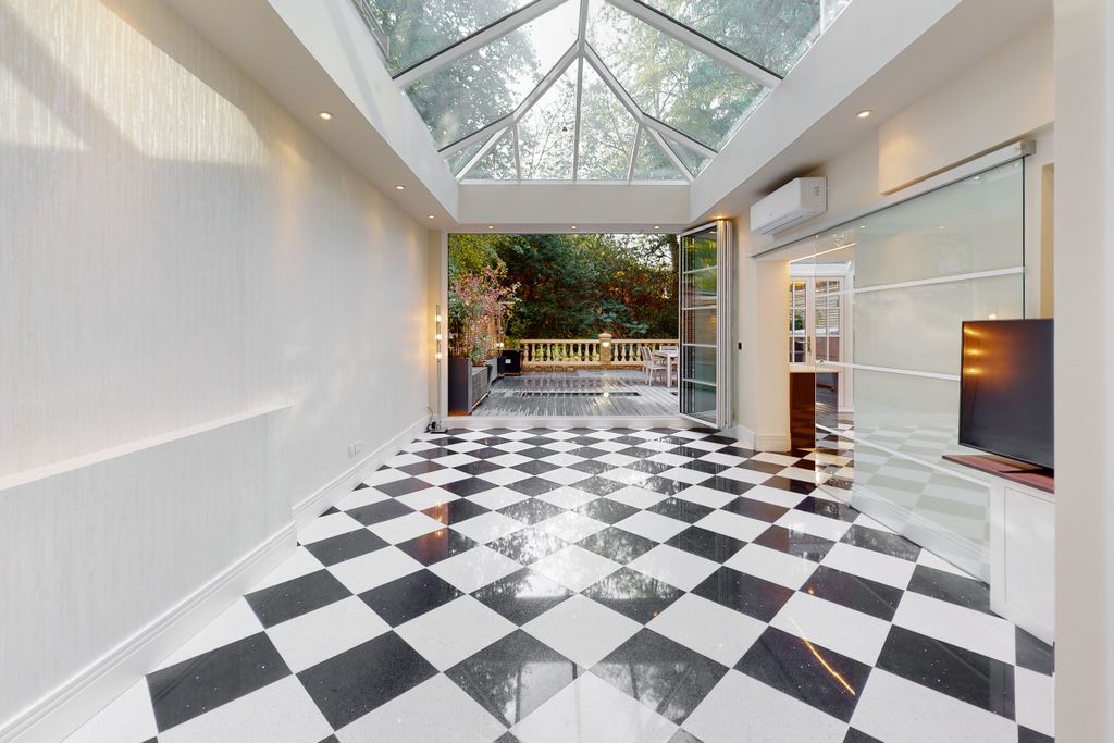 Additional image 3 of 11 bed block of flats for saleRutland Gate, Rutland Gate, London SW7