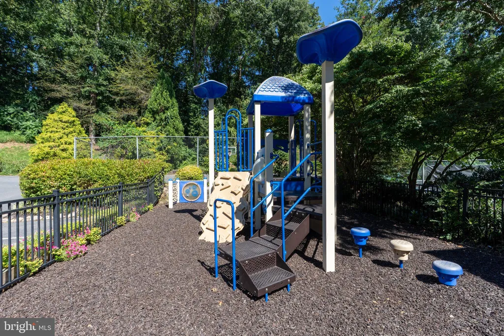 Additional image 73 of 8034 Park Overlook Drive, Bethesda, MD 20817