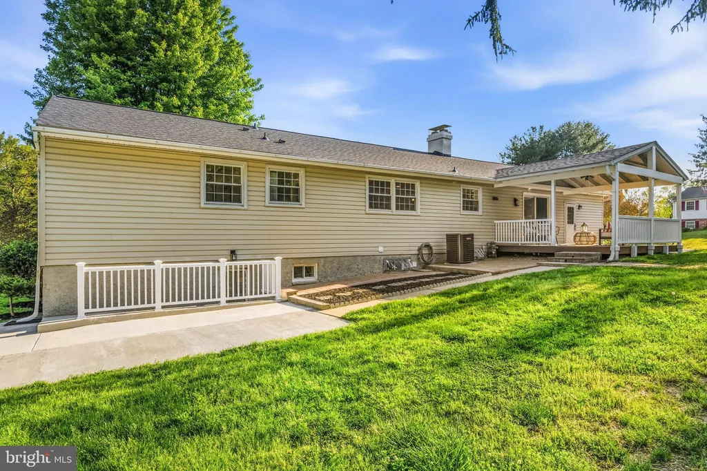 Additional image 43 of 9398 Paulskirk Drive, Ellicott City, MD 21042