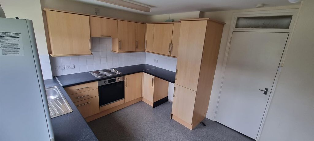 Additional image 3 of 2 bed flat to rentSiskin Close, Haverfordwest SA61