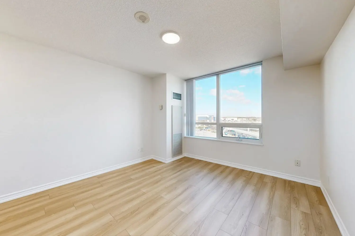 88 Grangeway Avenue 703 photo 5