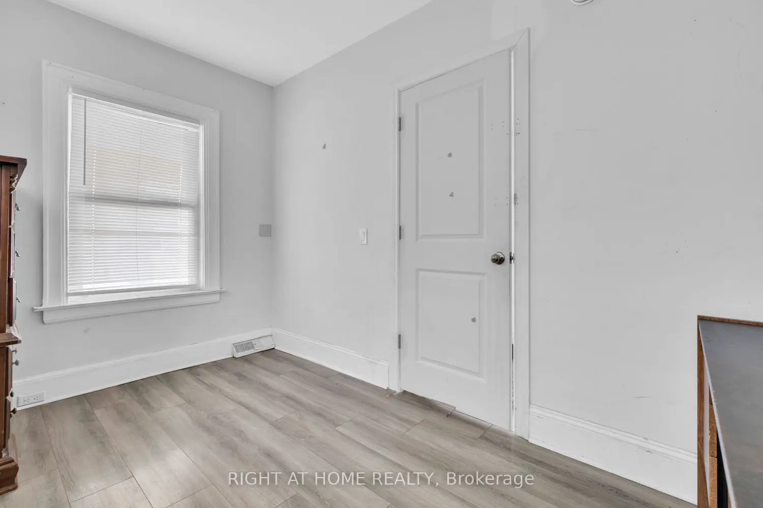 Additional image 10 of 3497 Peter Street