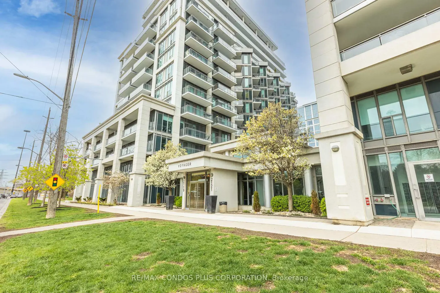 2119 Lake Shore Boulevard 317 photo 3