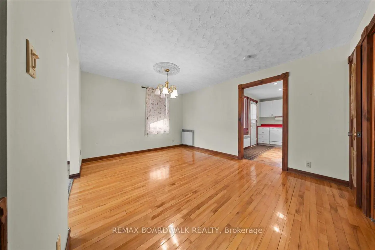 Additional image 9 of 204- 206 Jeanne Mance Street