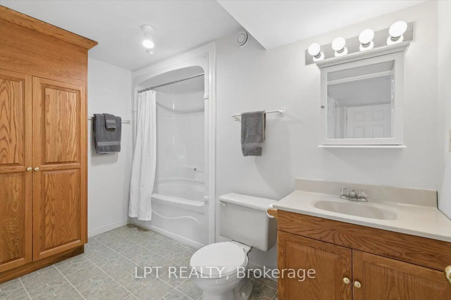 Additional image 17 of 315 Colborne Street