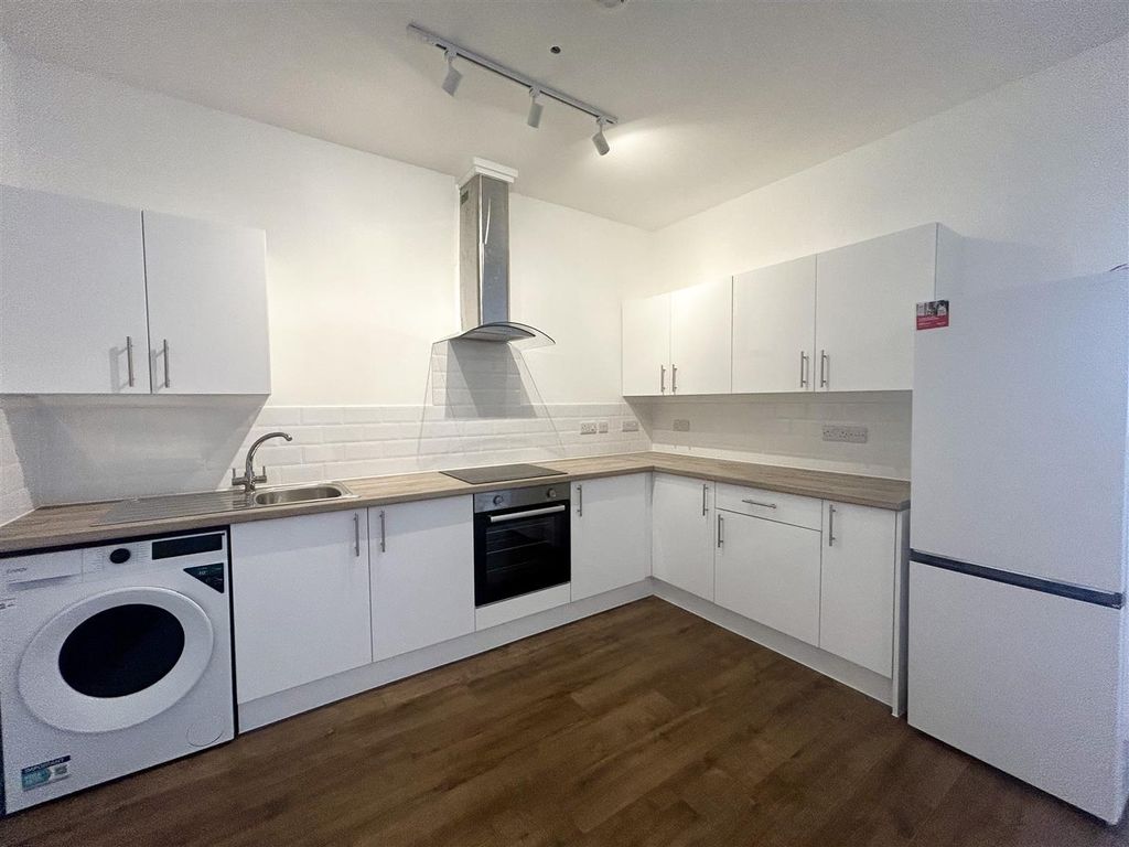 Additional image 2 of 2 bed flat to rentWoodstock Way, Caldicot NP26
