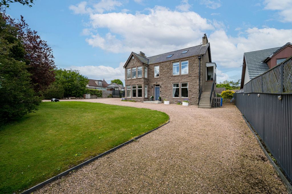 5 bed detached house for saleHarestane Road, Dundee DD3