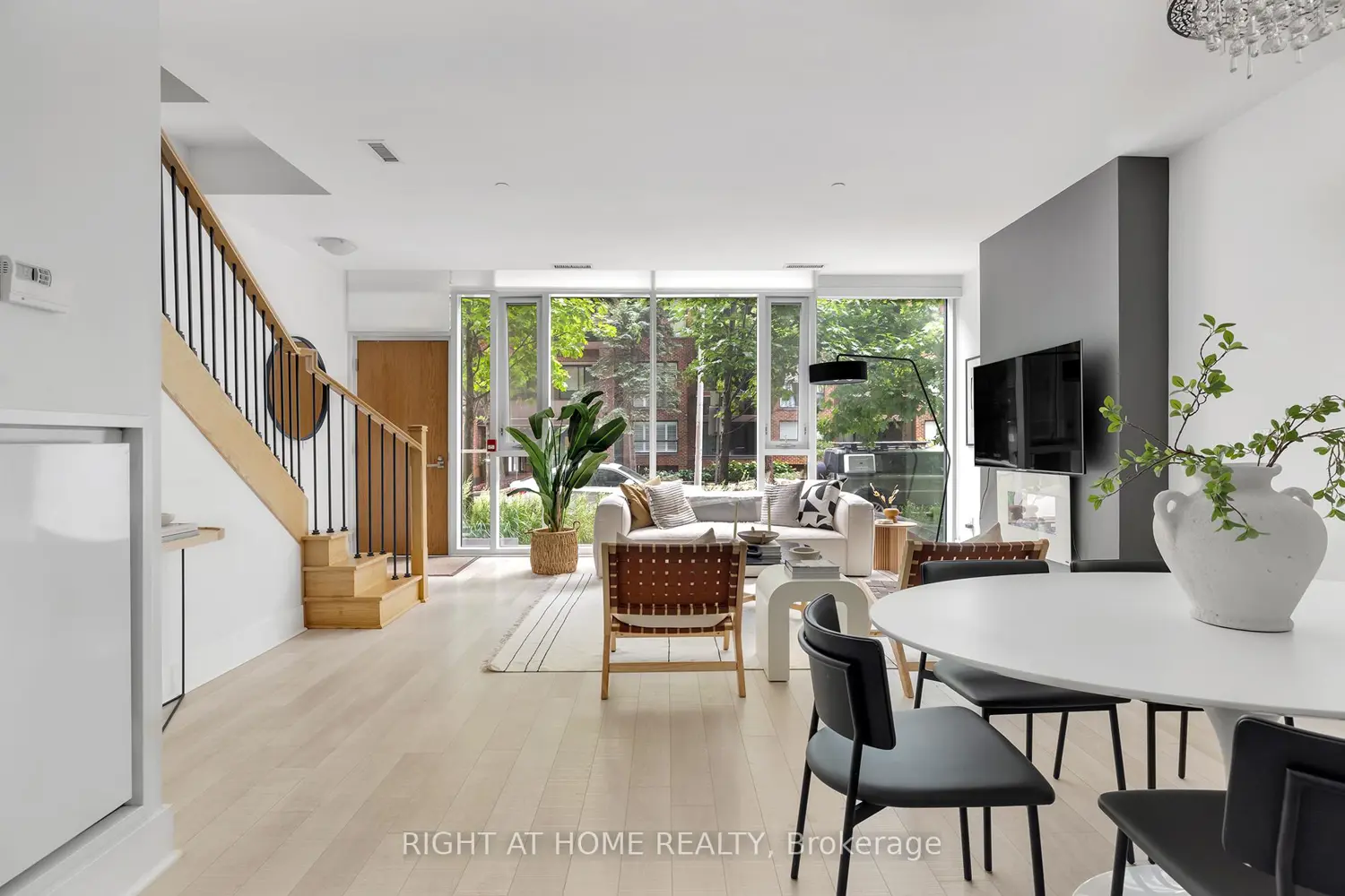 32 Davenport Road Th 101