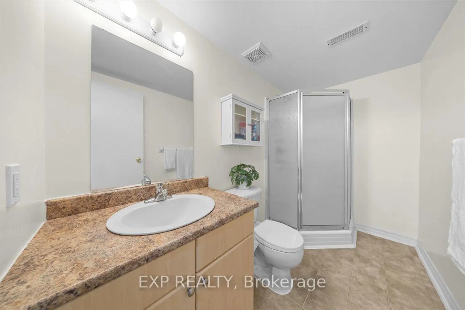 1745 Heatherington Road photo 2