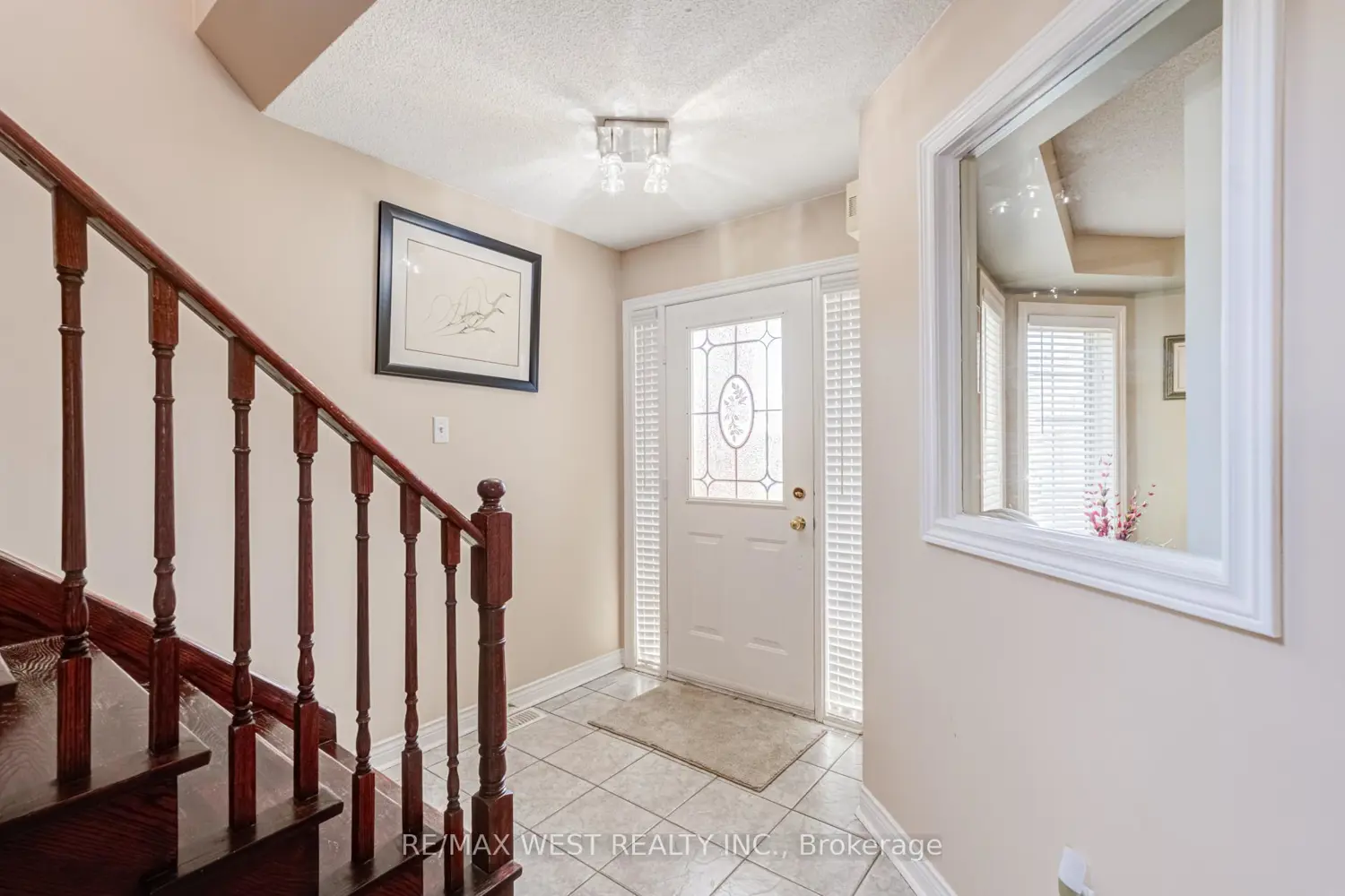 55 Pavin Crescent photo 4