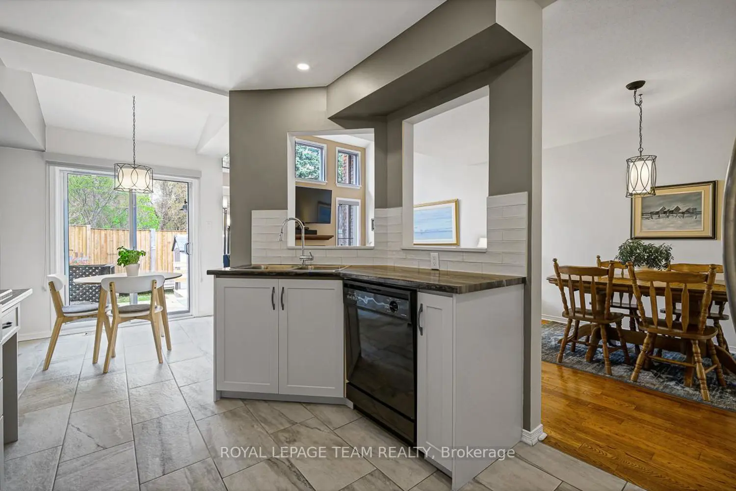 19 Inverkip Avenue photo 4