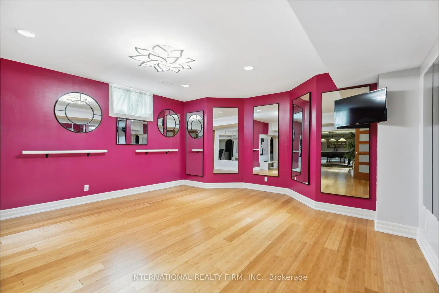 6 Pinehurst Lane photo 3