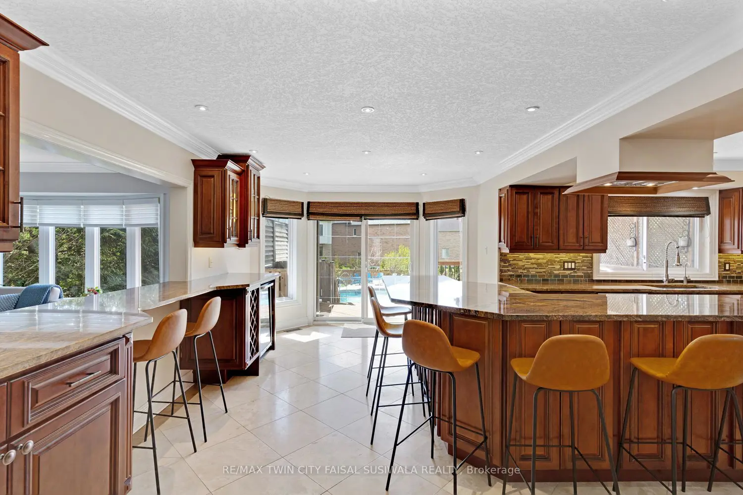 Additional image 10 of 667 Burnett Avenue
